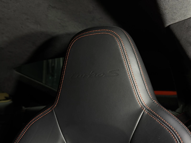 Porsche 911 Turbo S* Carbon* SportChrono* BOSE - автомобили, коли, обяви за нови и употребявани 11