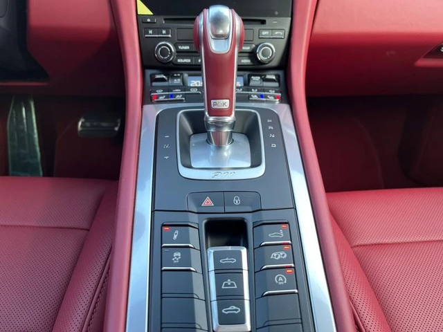 Porsche 911 Carrera 4 Cabrio - автомобили, коли, обяви за нови и употребявани 10