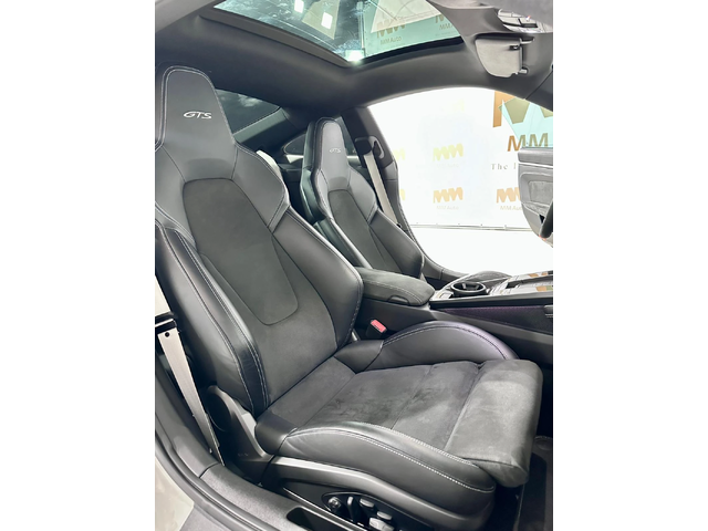 Porsche 911 Carrera 4 GTS* Carbon* Lift* SportChrono* BOSE - автомобили, коли, обяви за нови и употребявани 9