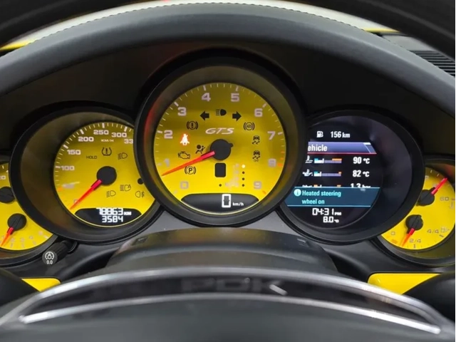 Porsche 911 CARRERA 4 GTS 991 | RACING YELLOW - автомобили, коли, обяви за нови и употребявани 11