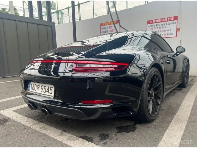 Porsche 911 CARRERA GTS - автомобили, коли, обяви за нови и употребявани 3
