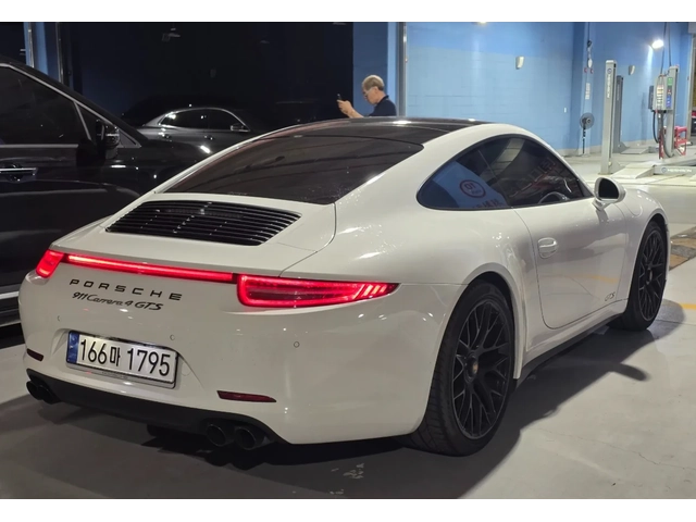 Porsche 911 CARRERA 4 GTS - автомобили, коли, обяви за нови и употребявани 3