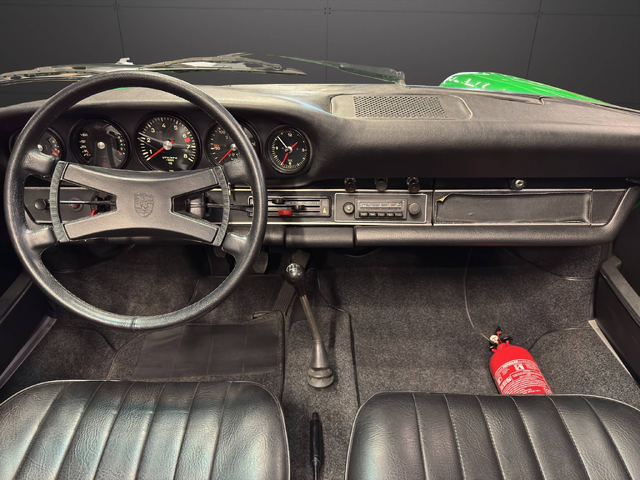 Porsche 911 T Targa 2.2 - автомобили, коли, обяви за нови и употребявани 9