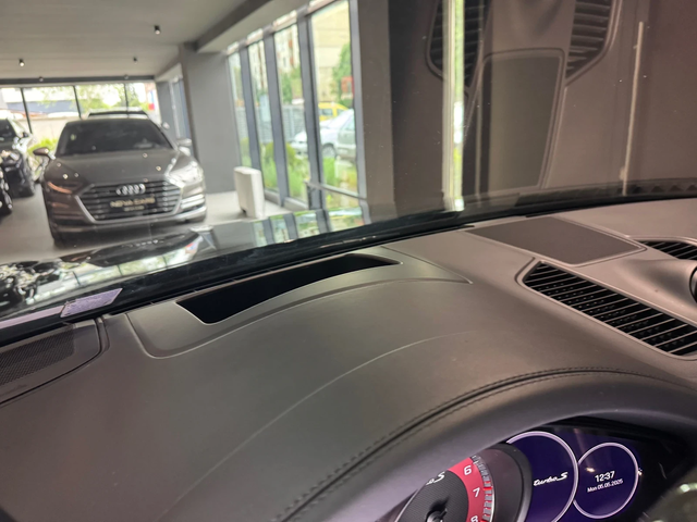 Porsche Cayenne Turbo S - автомобили, коли, обяви за нови и употребявани 9