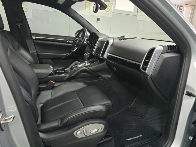 Porsche Cayenne Cayenne S E-Hybrid AWD - автомобили, коли, обяви за нови и употребявани 15