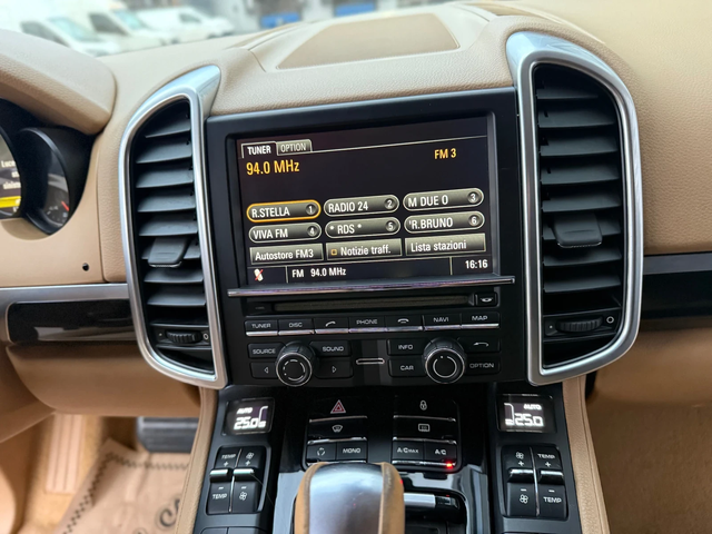 Porsche Cayenne Bose+ BiXenon+ 3.0TDI+ 245kc+ 8ZF - автомобили, коли, обяви за нови и употребявани 11