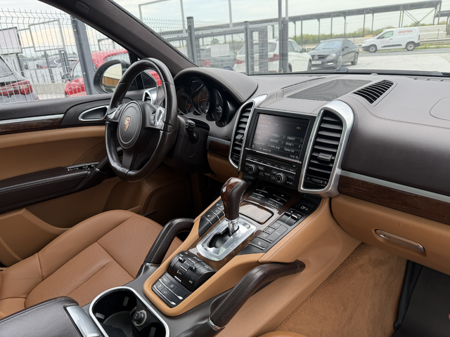 Porsche Cayenne 3.0D* 2013г.* 177.000КМ* FULL MAXX* Сервизна История - автомобили, коли, обяви за нови и употребявани 12