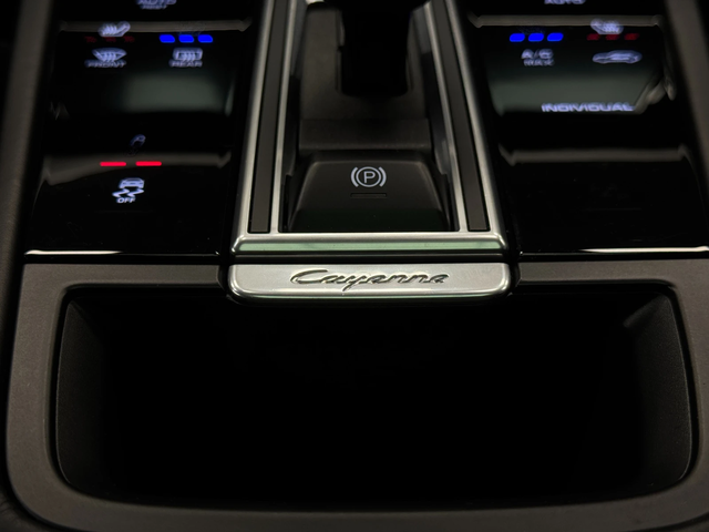 Porsche Cayenne E-Hybrid* Burmester* Sport Chrono* Pano - автомобили, коли, обяви за нови и употребявани 12