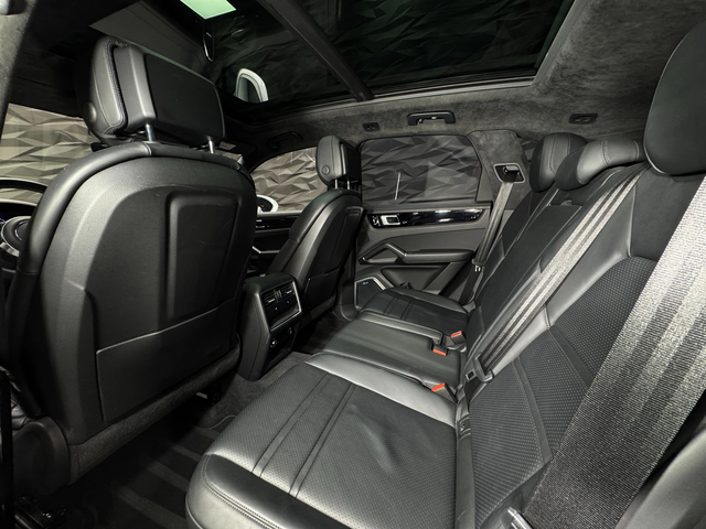 Porsche Cayenne E-Hybrid* Burmester* Sport Chrono* Pano - автомобили, коли, обяви за нови и употребявани 7