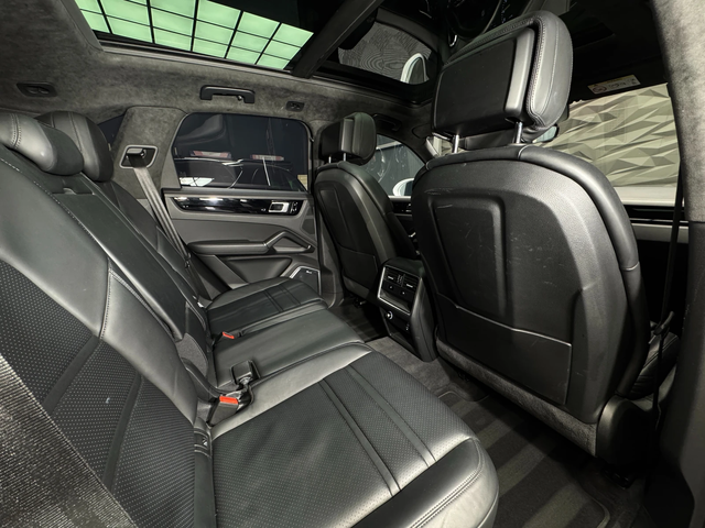 Porsche Cayenne E-Hybrid* Burmester* Sport Chrono* Pano - автомобили, коли, обяви за нови и употребявани 8