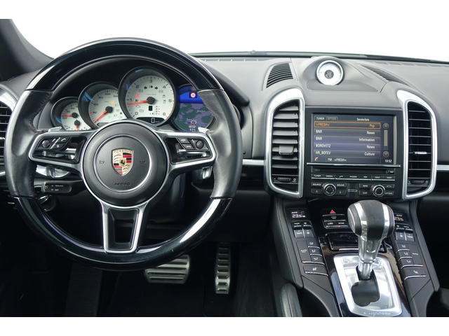 Porsche Cayenne GTS OPTIC* HD MATRIX LIGTS* BOSE* PANO* - автомобили, коли, обяви за нови и употребявани 8