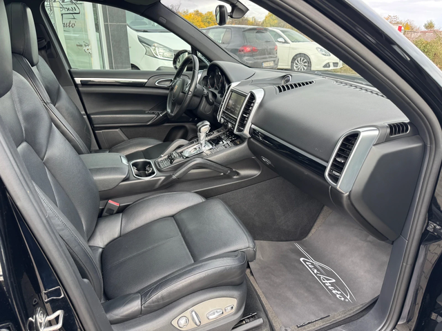 Porsche Cayenne 3.0d#GTS-SPORT DESIGN#PANO#ОБДУХ#AIRMAT#FULL#245kc - автомобили, коли, обяви за нови и употребявани 13