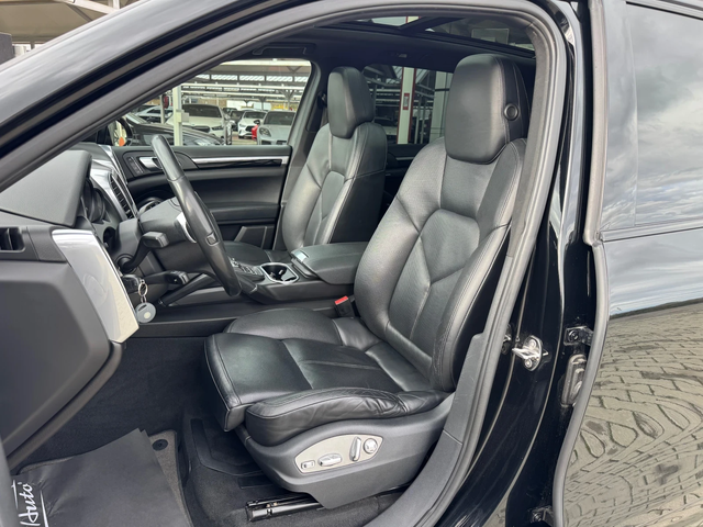 Porsche Cayenne 3.0d#GTS-SPORT DESIGN#PANO#ОБДУХ#AIRMAT#FULL#245kc - автомобили, коли, обяви за нови и употребявани 8