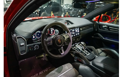 Porsche Cayenne 4.0 V8 COUPE TURBO GT FULL CARBON ЛИЗИНГ 100% - автомобили, коли, обяви за нови и употребявани 11