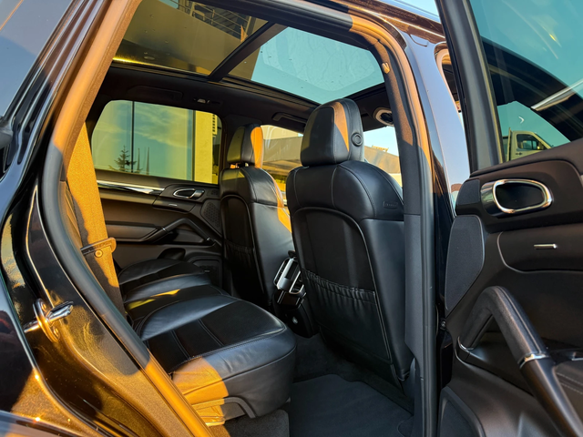 Porsche Cayenne S V8 Carbon/Ceramic - автомобили, коли, обяви за нови и употребявани 11