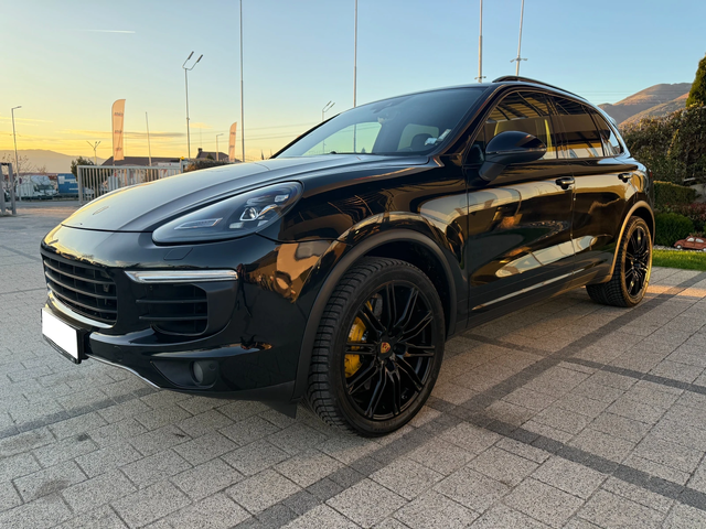 Porsche Cayenne S V8 Carbon/Ceramic - автомобили, коли, обяви за нови и употребявани 3