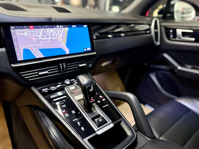 Porsche Cayenne * Панорама* CarPlay* Лизинг - автомобили, коли, обяви за нови и употребявани 11