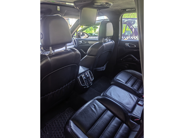 Porsche Cayenne 4.8 - автомобили, коли, обяви за нови и употребявани 8