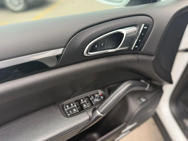 Porsche Cayenne * АвтоКредит * (ЦЕНА ДО БГ) - автомобили, коли, обяви за нови и употребявани 11