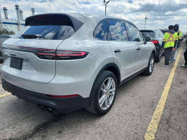 Porsche Cayenne AWD * Един собственик * Без инциденти * CARFAX - автомобили, коли, обяви за нови и употребявани 2