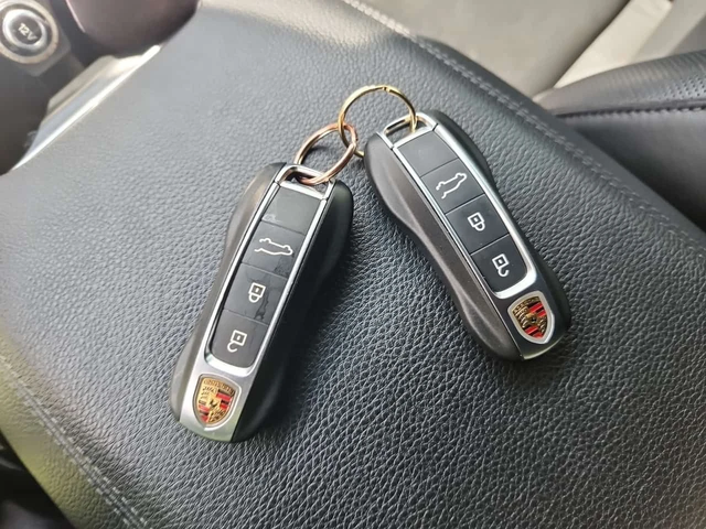 Porsche Cayenne AWD * Един собственик * Без инциденти * CARFAX - автомобили, коли, обяви за нови и употребявани 9