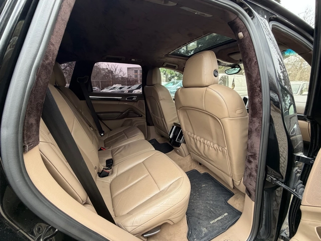 Porsche Cayenne 3.0D* БАРТЕР* Шибедах* Алкантара - автомобили, коли, обяви за нови и употребявани 8