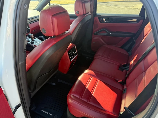 Porsche Cayenne PANO/BOSE/ОБДУХВАНЕ/360 - автомобили, коли, обяви за нови и употребявани 10