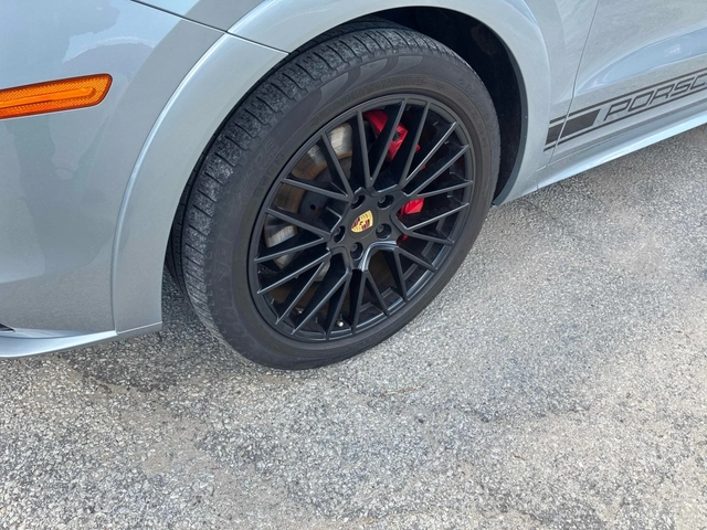 Porsche Cayenne GTS / CARFAX - автомобили, коли, обяви за нови и употребявани 5