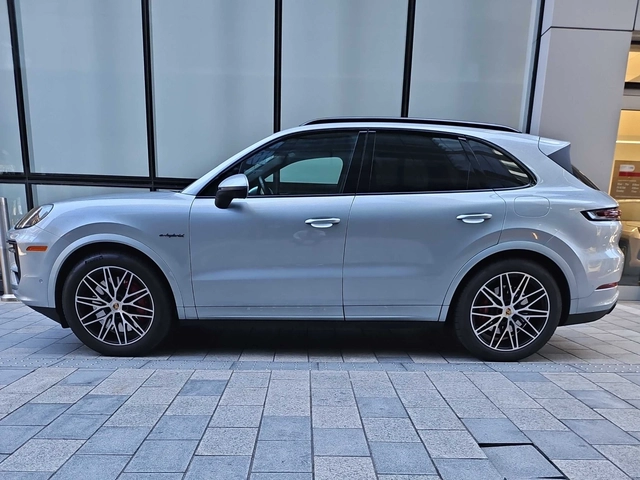 Porsche Cayenne S E-Hybrid / CARFAX - автомобили, коли, обяви за нови и употребявани 5