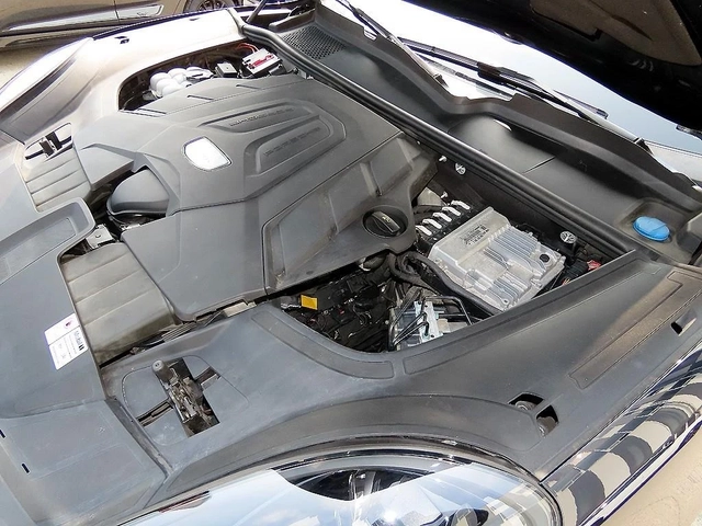 Porsche Cayenne 3.0 AWD - автомобили, коли, обяви за нови и употребявани 4