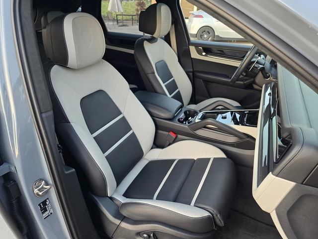 Porsche Cayenne * GTS * PANORAMA* 360* BURMASTER* - автомобили, коли, обяви за нови и употребявани 9