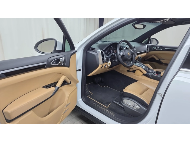 Porsche Cayenne 3.0 Diesel Platinum Edition - автомобили, коли, обяви за нови и употребявани 7