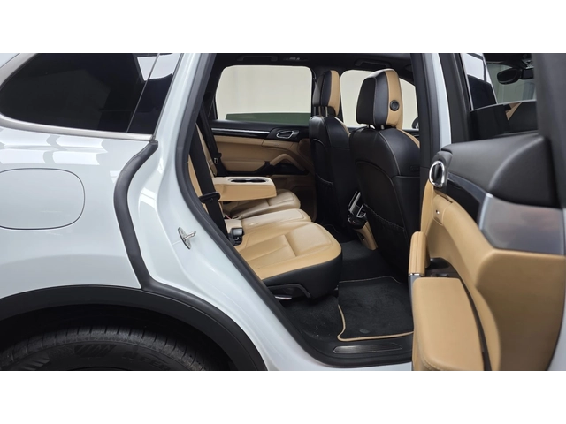 Porsche Cayenne 3.0 Diesel Platinum Edition - автомобили, коли, обяви за нови и употребявани 9