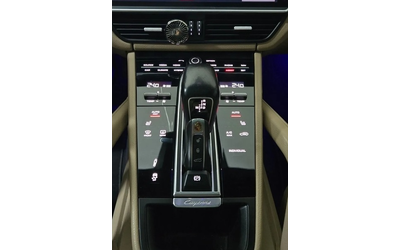 PORSCHE Cayenne Cayenne E-Hybrid - автомобили, коли, обяви за нови и употребявани 6