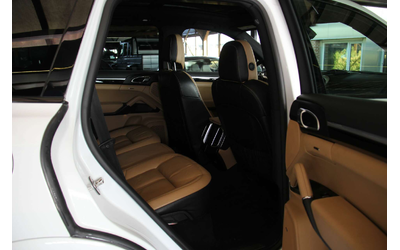 Porsche Cayenne Sport/Chrono/Обдувхане/Панорама/SideAssist/Bose - автомобили, коли, обяви за нови и употребявани 6