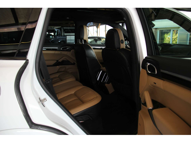 Porsche Cayenne Sport/Chrono/Обдувхане/Панорама/SideAssist/Bose - автомобили, коли, обяви за нови и употребявани 6