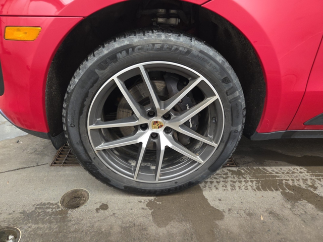 Porsche Macan 2L 4cyl AWD - автомобили, коли, обяви за нови и употребявани 5