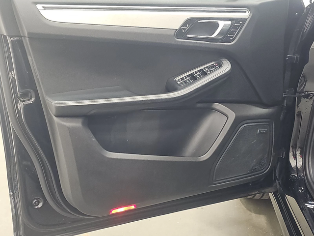 Porsche Macan TURBO* PDK* ПОДГРЕВ* ОБДУХВАНЕ* ДИСТРОНИК* КАМЕРА* - автомобили, коли, обяви за нови и употребявани 6