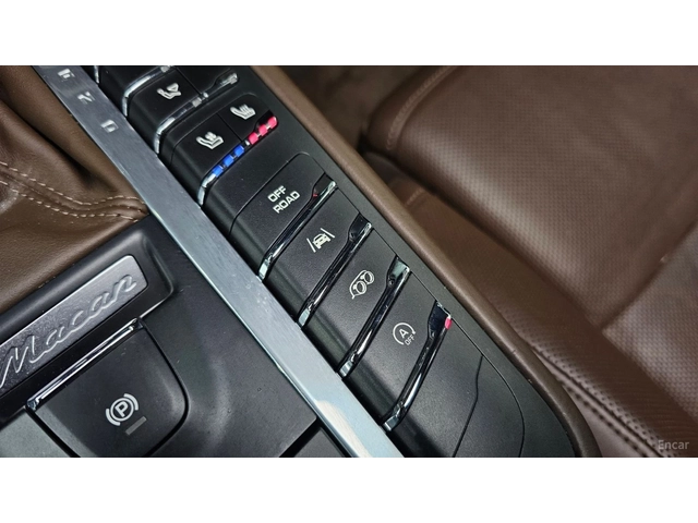 Porsche Macan GTS* КОЖА* ОБДУХВ* ПАНО* 360 - автомобили, коли, обяви за нови и употребявани 14