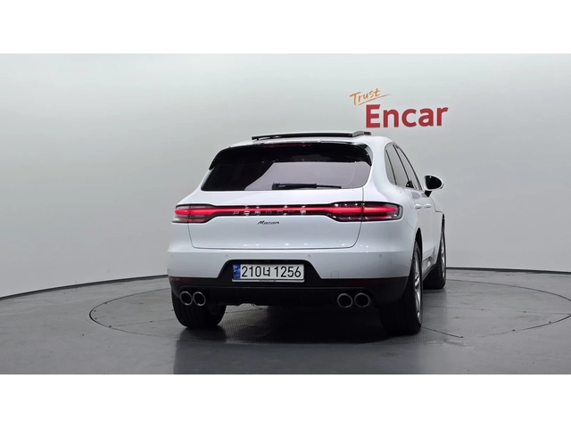 Porsche Macan 2.0 - автомобили, коли, обяви за нови и употребявани 3