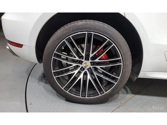 Porsche Macan Върхово изпълнение * Цена до България - автомобили, коли, обяви за нови и употребявани 13
