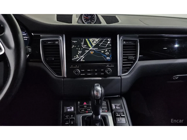 Porsche Macan Върхово изпълнение * Цена до България - автомобили, коли, обяви за нови и употребявани 4