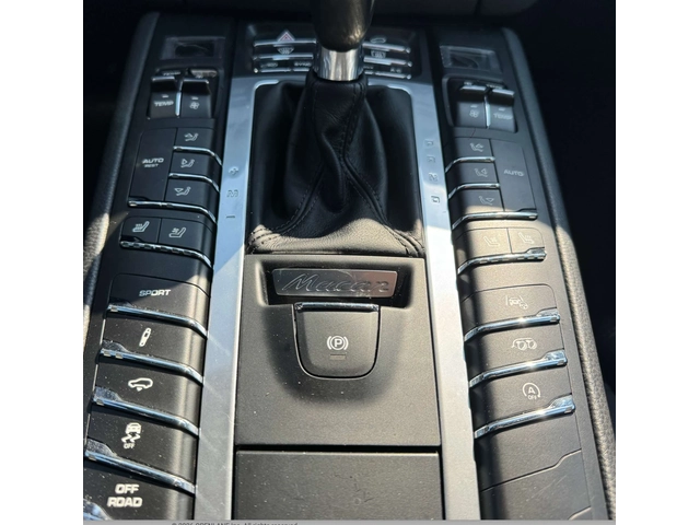 Porsche Macan Turbo - автомобили, коли, обяви за нови и употребявани 9
