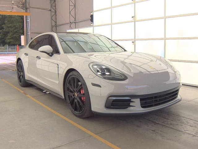 Porsche Panamera BOSE* ВАКУМ* KEYLESS* ПОДГРЕВ* ОБДУХ* КАМЕРА* LANE - автомобили, коли, обяви за нови и употребявани 2