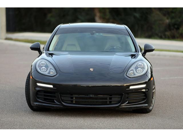 Porsche Panamera S* BOSE* DISTRONIK* LANE ASSIST* ОБДУХ* ВАКУМ* 4-З - автомобили, коли, обяви за нови и употребявани 1