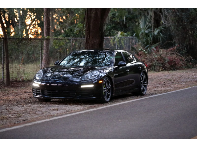Porsche Panamera S* BOSE* DISTRONIK* LANE ASSIST* ОБДУХ* ВАКУМ* 4-З - автомобили, коли, обяви за нови и употребявани 2