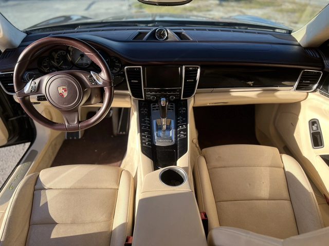 Porsche Panamera S* BOSE* DISTRONIK* LANE ASSIST* ОБДУХ* ВАКУМ* 4-З - автомобили, коли, обяви за нови и употребявани 8