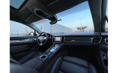 Porsche Panamera Turbo - автомобили, коли, обяви за нови и употребявани 12