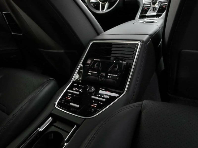 Porsche Panamera 4S - автомобили, коли, обяви за нови и употребявани 10