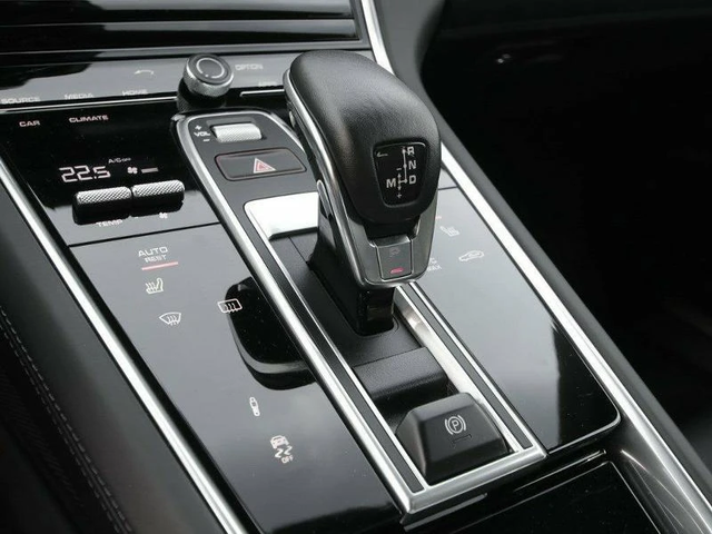 Porsche Panamera 4S - автомобили, коли, обяви за нови и употребявани 8
